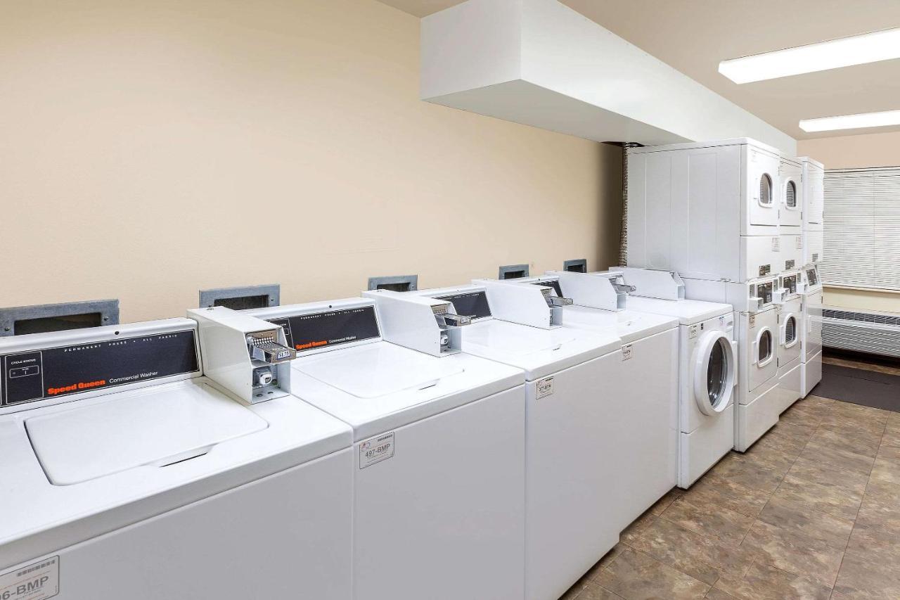 Woodspring Suites Council Bluffs Εξωτερικό φωτογραφία